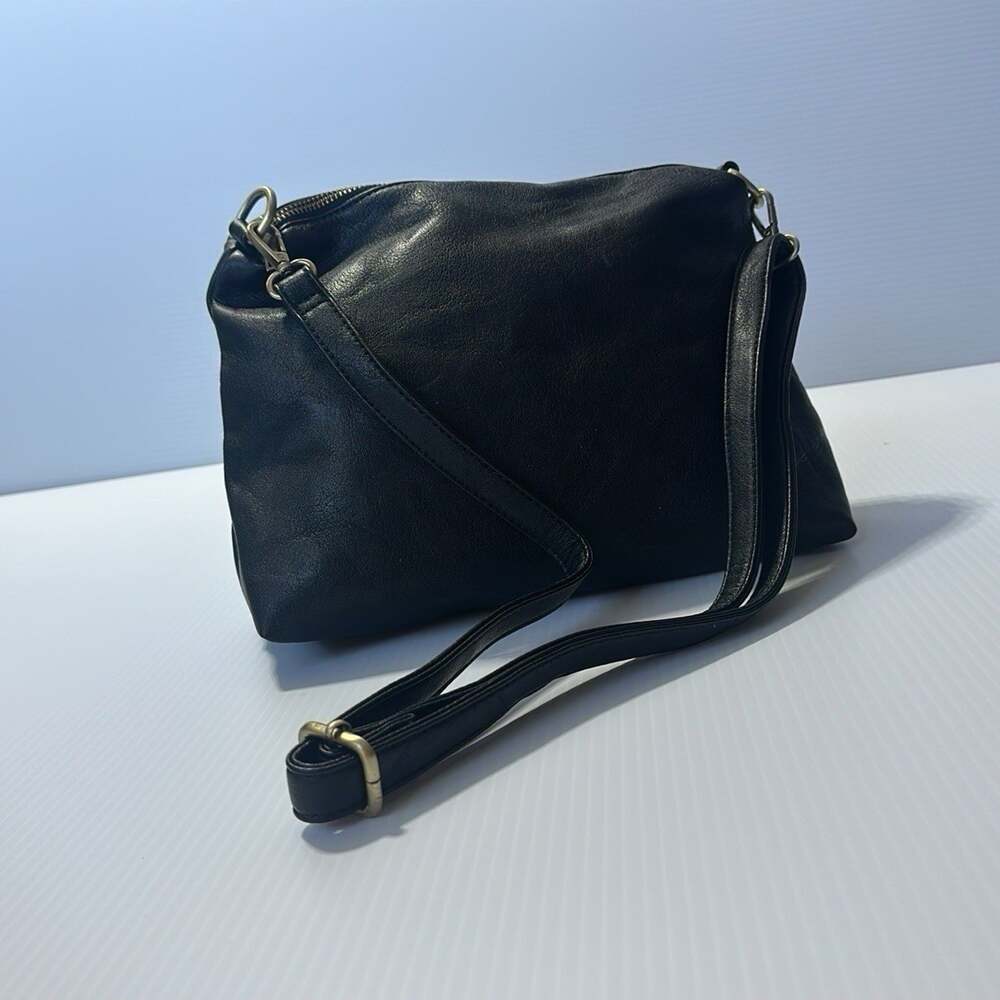 Joy Susan Classic Black Vegan leather Handbag Black Strap & Interior Clean nwot